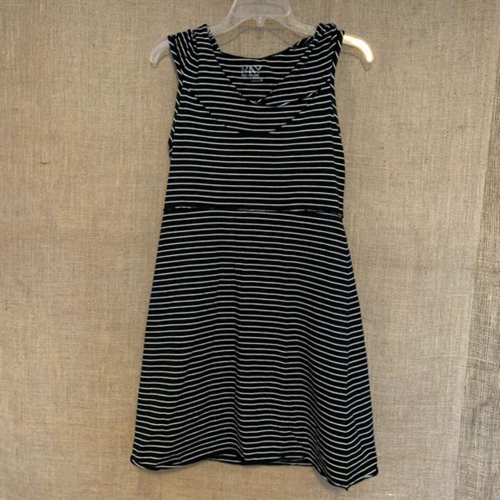 MARC NEW YORK Performance Dress Shelf Bra Black M